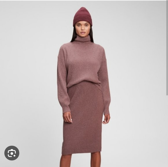 Gap Knit Midi Skirt in purple fig - Size L - NWT - Picture 1 of 8